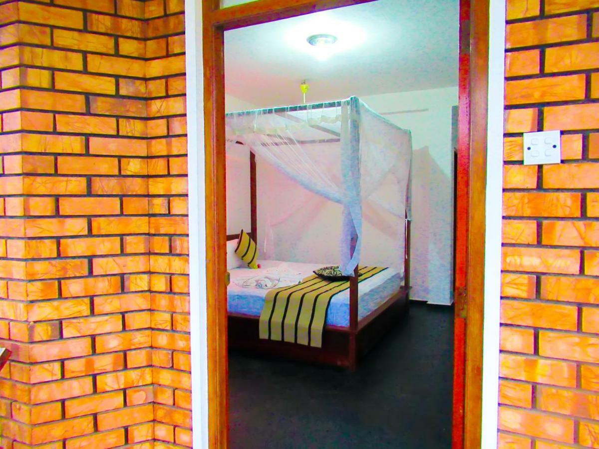 Shanika Beach Inn Tangalle Exterior foto